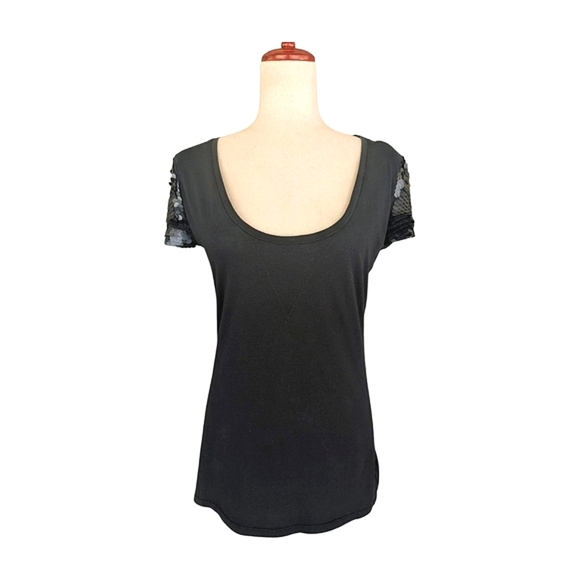 GAP Black Scoop Neck Sequin Cap Sleeve T-Shirt Size Medium - Picture 1 of 9
